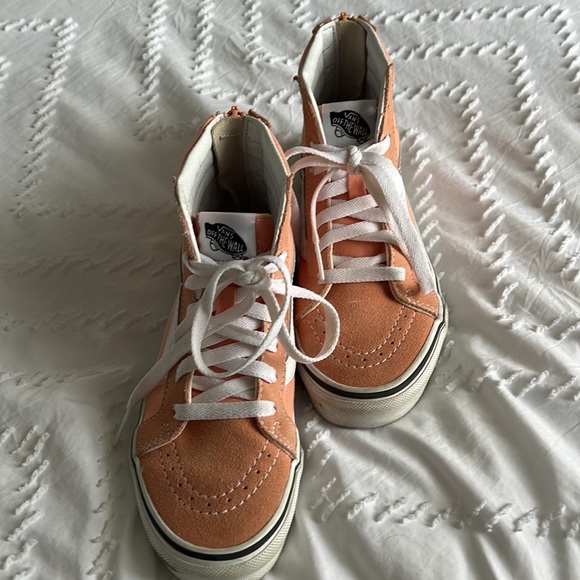 cute Salmond colored shoes for girls in size 3 - Picture 3 of 3